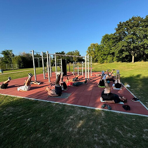 Rückenübung beim Calisthenics